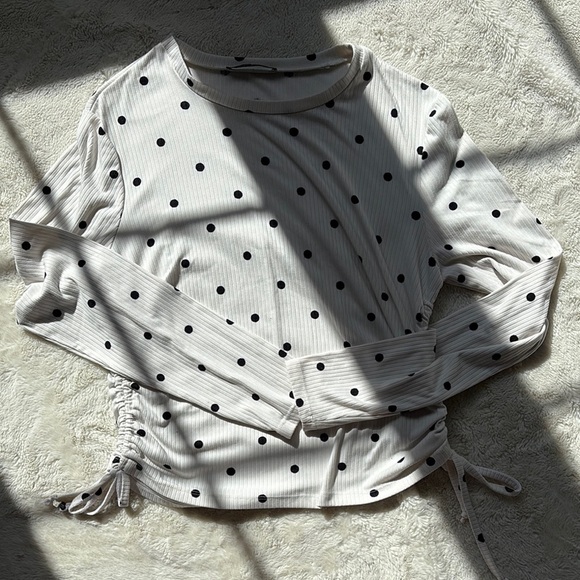 Suzy Shier Polka Dot Ruched Long Sleeve – Size L | Femme Fit | Flirty Pattern | - Picture 1 of 6